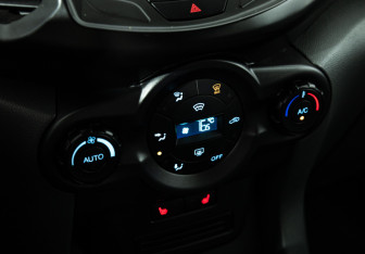 Подержанный автомобиль Ford EcoSport 2014 года (17 фото)