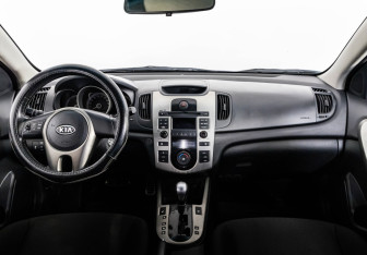 Подержанный автомобиль Kia Cerato Sedan 2009 года (10 фото)