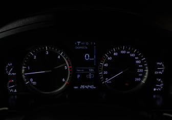 Подержанный автомобиль Mitsubishi Montero Sport 2022 года (40 фото)