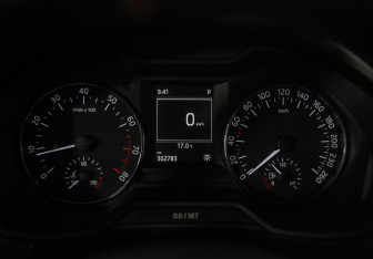 Подержанный автомобиль Skoda Octavia Liftback 2014 года (13 фото)