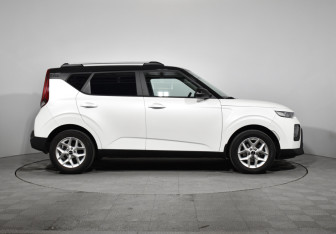 Подержанный автомобиль Kia Soul 2022 года (4 фото)