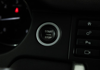 Подержанный автомобиль Land Rover Discovery Sport 2017 года (19 фото)