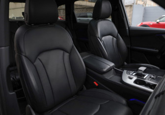 Подержанный автомобиль Audi Q7 2016 года (27 фото)