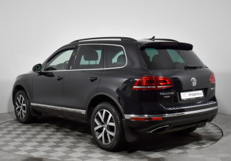 Подержанный автомобиль Volkswagen Touareg 2017 года (7 фото)