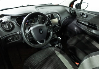 Подержанный автомобиль Renault Kaptur 2016 года (11 фото)