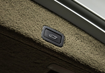 Подержанный автомобиль Volvo XC60 2012 года (18 фото)