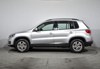 Подержанный автомобиль Volkswagen Tiguan 2015 года (8 фото)