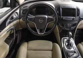 Подержанный автомобиль Opel Insignia Wagon 2014 года (10 фото)