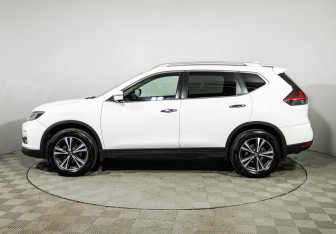 Подержанный автомобиль Nissan X-Trail 2020 года (8 фото)