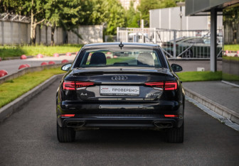 Подержанный автомобиль Audi A4 Sedan 2018 года (7 фото)