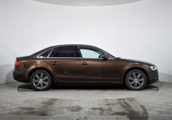 Подержанный автомобиль Audi A4 Sedan 2013 года (4 фото)