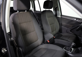 Подержанный автомобиль Volkswagen Tiguan 2011 года (20 фото)