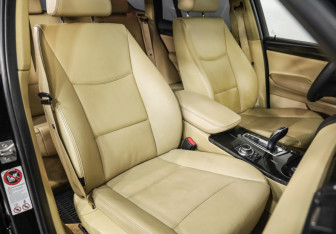 Подержанный автомобиль BMW X3 2012 года (22 фото)