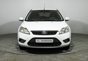 Подержанный автомобиль Ford Focus Hatchback 2008 года (2 фото)