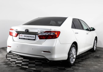 Подержанный автомобиль Toyota Camry Sedan 2014 года (5 фото)