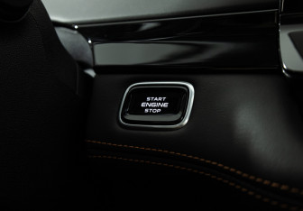 Подержанный автомобиль Changan UNI-K 2023 года (16 фото)