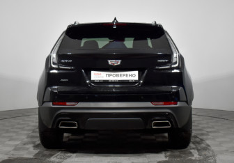 Подержанный автомобиль Cadillac XT4 2021 года (6 фото)