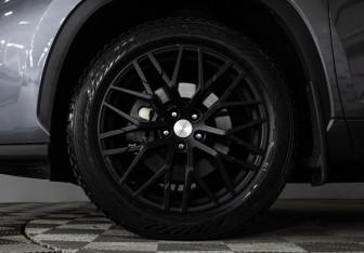 Подержанный автомобиль Toyota Highlander 2021 года (34 фото)