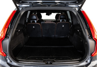 Подержанный автомобиль Volvo XC90 2021 года (24 фото)