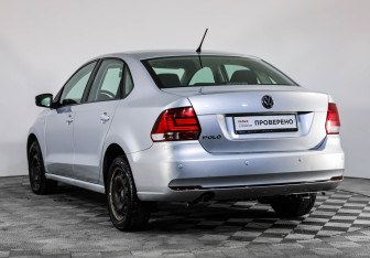 Подержанный автомобиль Volkswagen Polo Sedan 2016 года (7 фото)