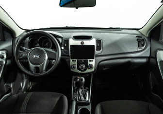 Подержанный автомобиль Kia Cerato Sedan 2011 года (13 фото)
