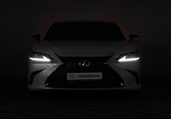 Подержанный автомобиль Lexus ES 2020 года (30 фото)