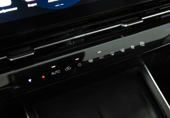 Подержанный автомобиль Omoda C5 2023 года (20 фото)