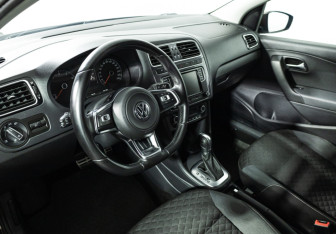 Подержанный автомобиль Volkswagen Polo Sedan 2018 года (11 фото)