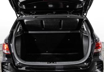 Подержанный автомобиль Kia Rio Hatchback 2021 года (21 фото)