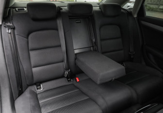 Подержанный автомобиль Audi A4 Sedan 2013 года (22 фото)