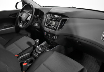 Подержанный автомобиль Hyundai Creta 2017 года (13 фото)