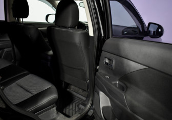 Подержанный автомобиль Mitsubishi Outlander 2017 года (12 фото)
