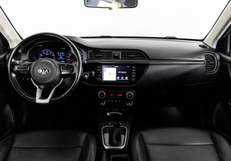 Подержанный автомобиль Kia Rio Hatchback 2018 года (10 фото)