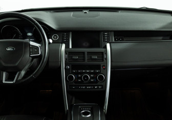Подержанный автомобиль Land Rover Discovery Sport 2015 года (14 фото)
