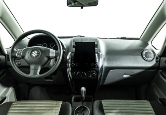 Подержанный автомобиль Suzuki SX4 Hatchback 2014 года (13 фото)