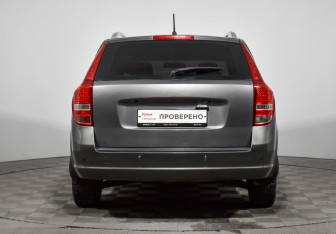 Подержанный автомобиль Kia Ceed Wagon 2010 года (6 фото)