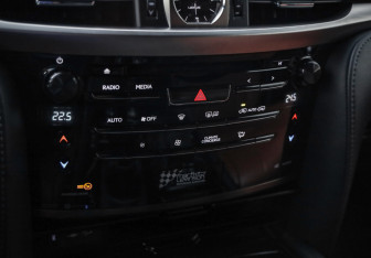 Подержанный автомобиль Lexus LX 2019 года (21 фото)