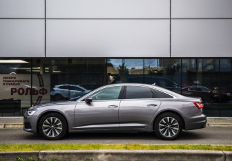 Подержанный автомобиль Audi A6 Sedan 2019 года (9 фото)