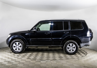 Подержанный автомобиль Mitsubishi Pajero 2006 года (8 фото)