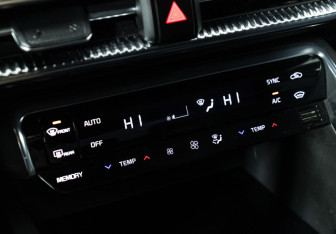 Подержанный автомобиль Kia K5 2024 года (16 фото)