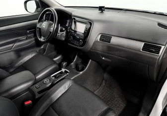 Подержанный автомобиль Mitsubishi Outlander 2014 года (14 фото)