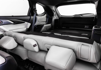 Подержанный автомобиль Mazda CX-9 2022 года (33 фото)