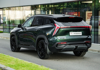 Подержанный автомобиль Geely Atlas 2024 года (8 фото)