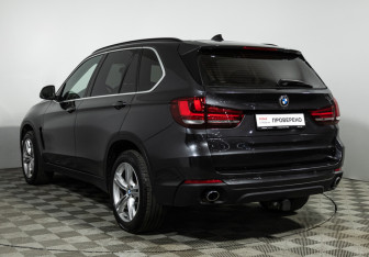 Подержанный автомобиль BMW X5 2015 года (7 фото)