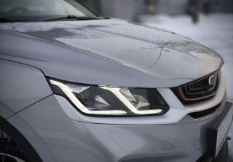 Подержанный автомобиль Geely Coolray 2023 года (15 фото)