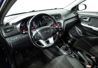 Подержанный автомобиль Kia Rio Hatchback 2014 года (11 фото)