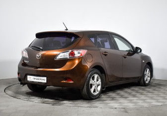 Подержанный автомобиль Mazda 3 Hatchback 2011 года (5 фото)