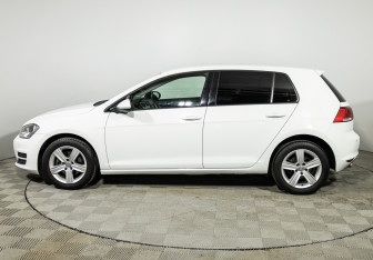 Подержанный автомобиль Volkswagen Golf Hatchback 2013 года (8 фото)