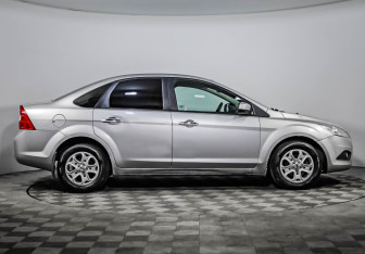 Подержанный автомобиль Ford Focus Sedan 2009 года (4 фото)
