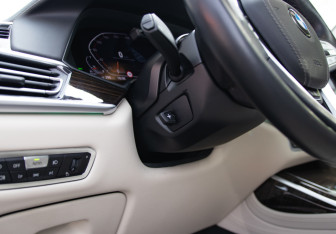 Подержанный автомобиль BMW X7 2019 года (22 фото)